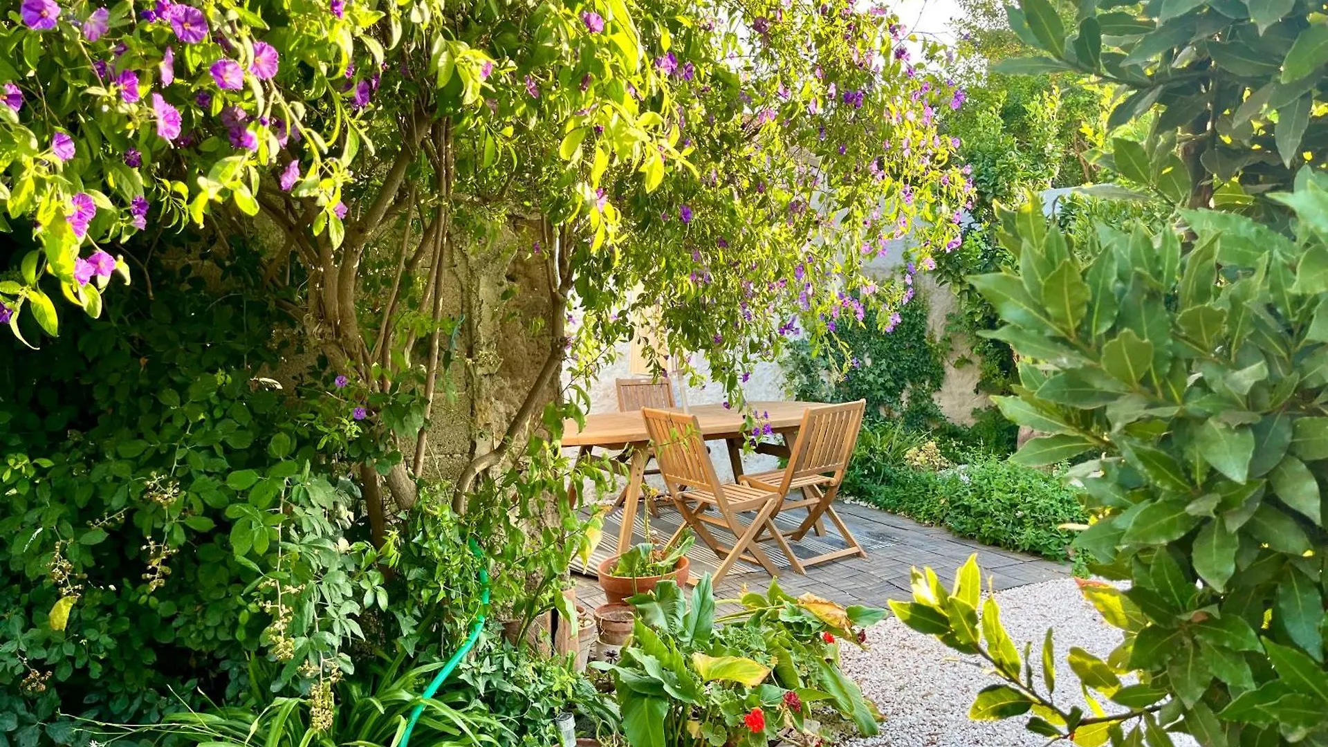 B&B Dimora Orru Càbras Bed & Breakfast